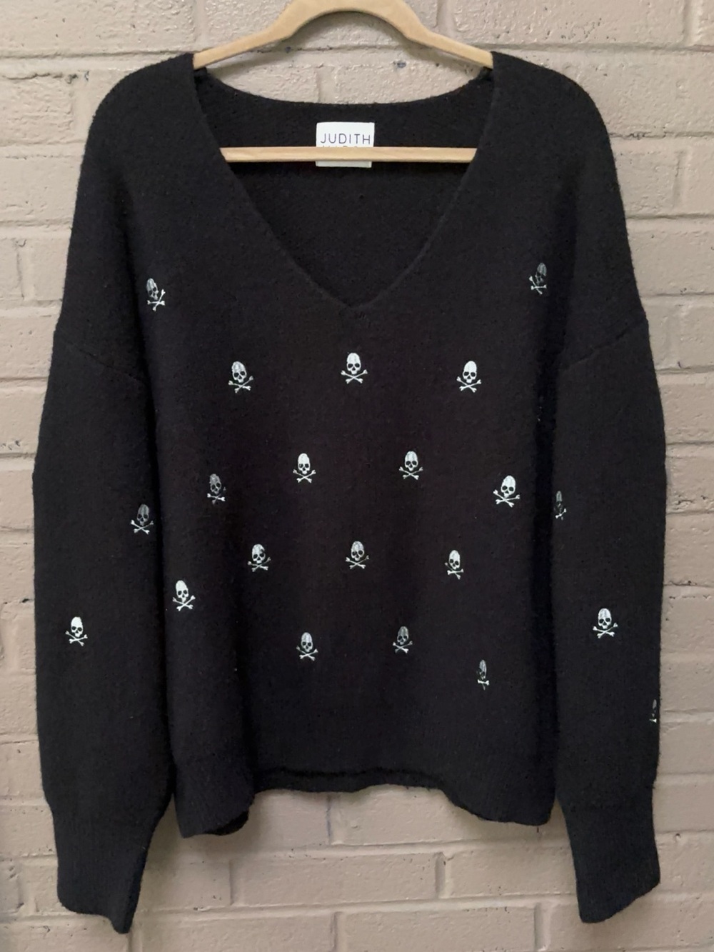 Judith March Black V-Neck Skull Embroidered Sweater